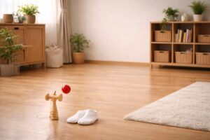 安全に配慮された室内のけん玉遊び環境